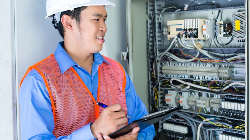 24 hours electrician singapore check the DB